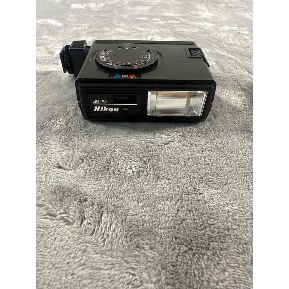 Nikon SB-10 Speedlight Shoe Mount Flash with Nikon SS-7 Case Vintage Camera Gear